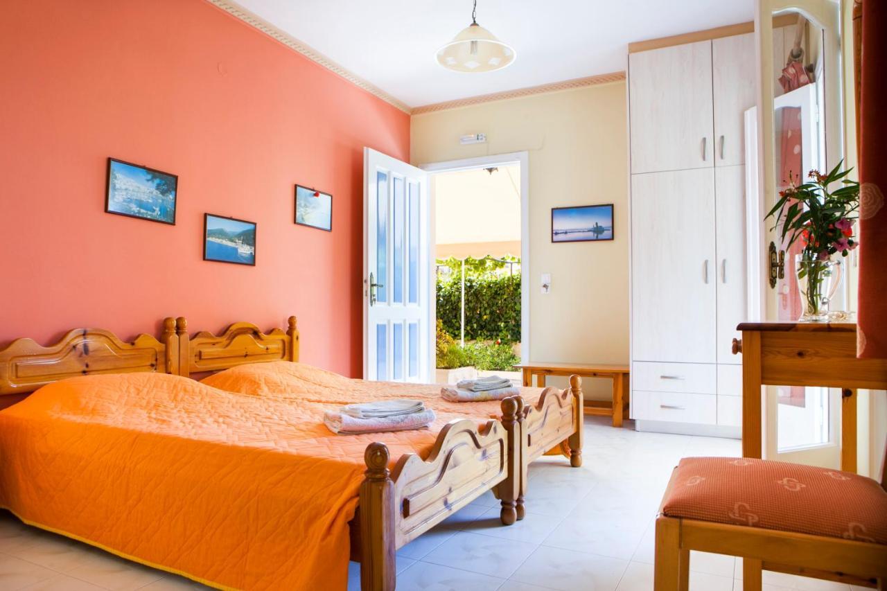 Tzivras Villa & Apartments Lassi  Bilik gambar
