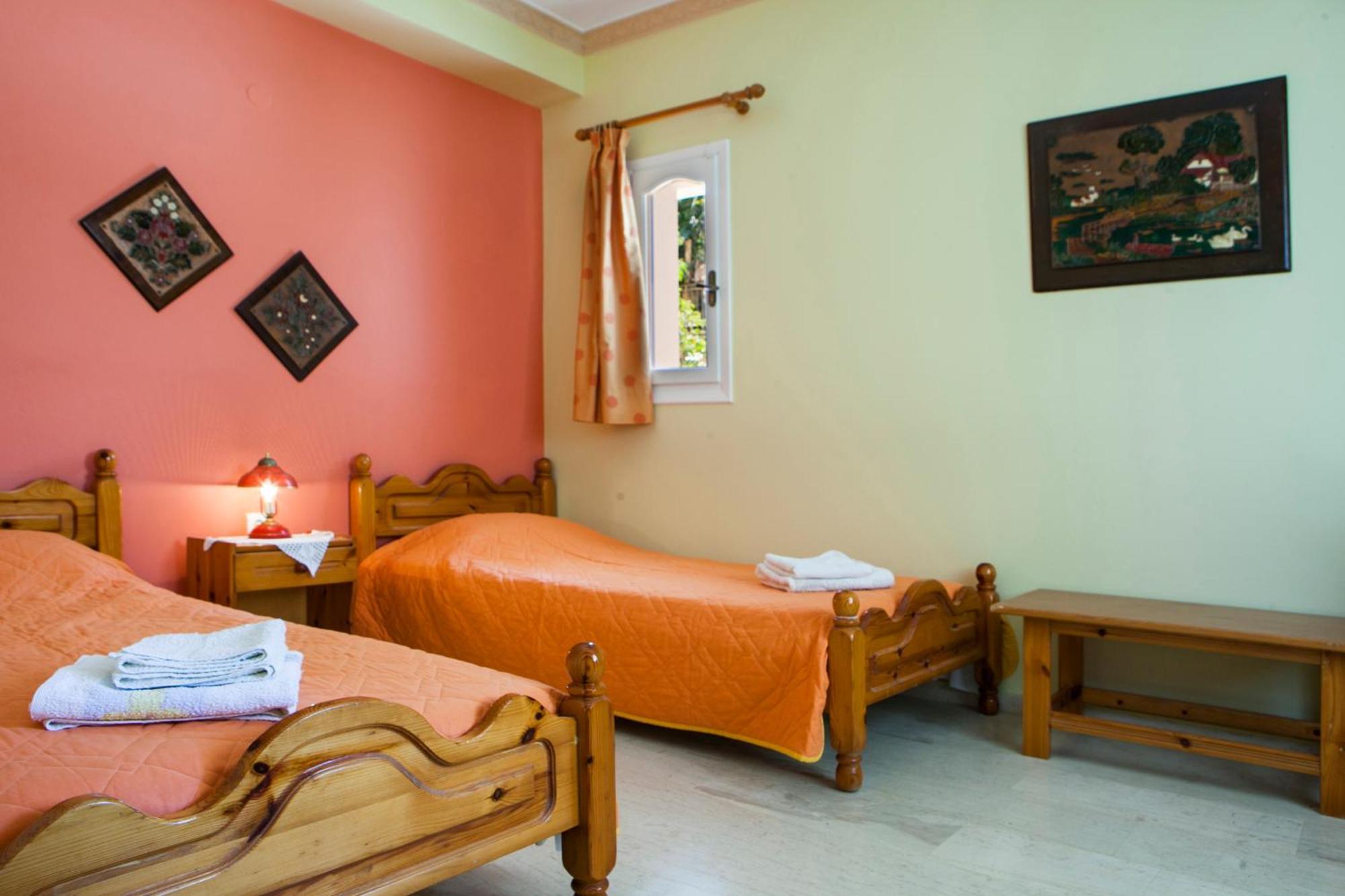 Tzivras Villa & Apartments Lassi  Bilik gambar