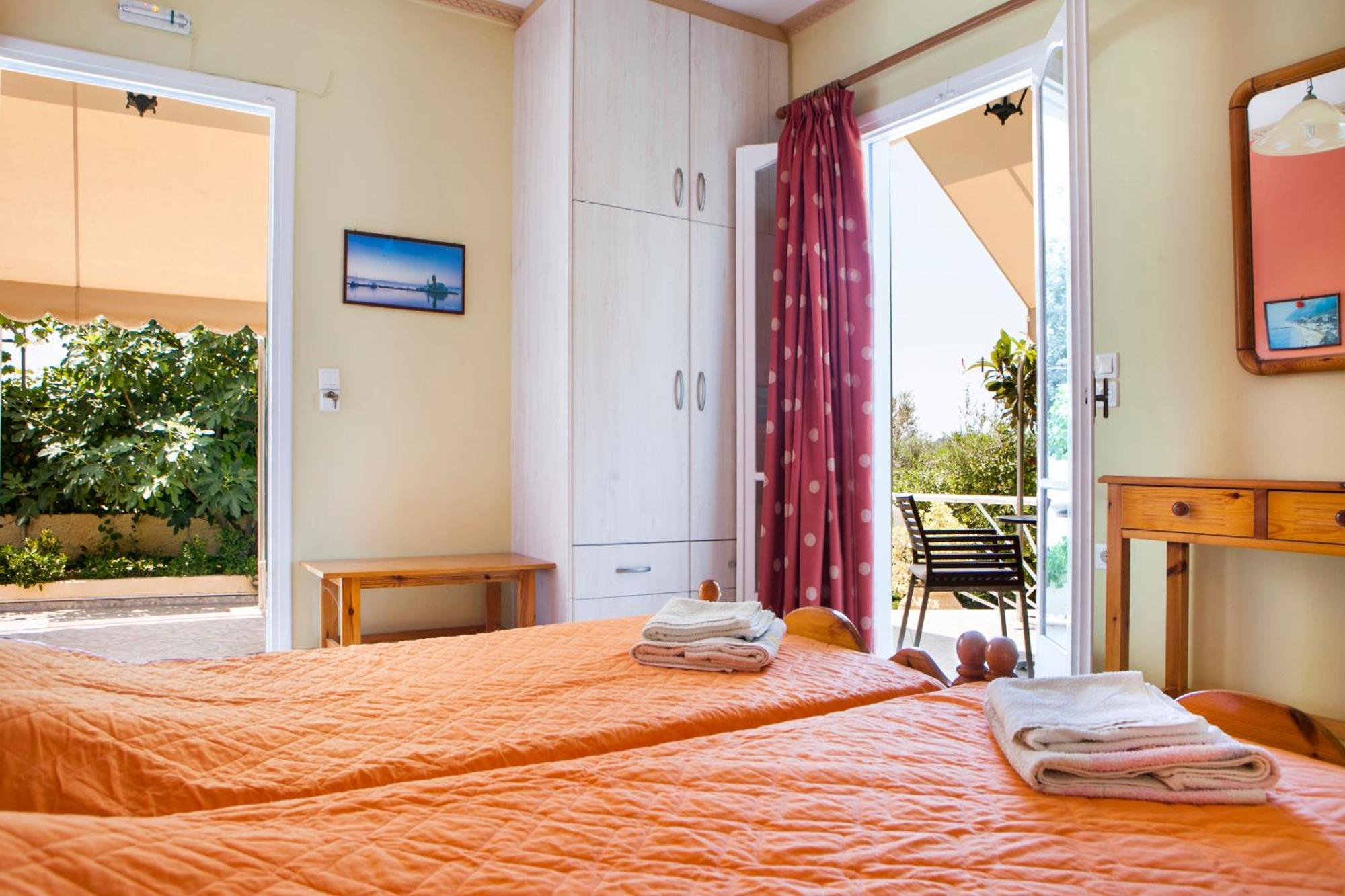 Tzivras Villa & Apartments Lassi  Bilik gambar
