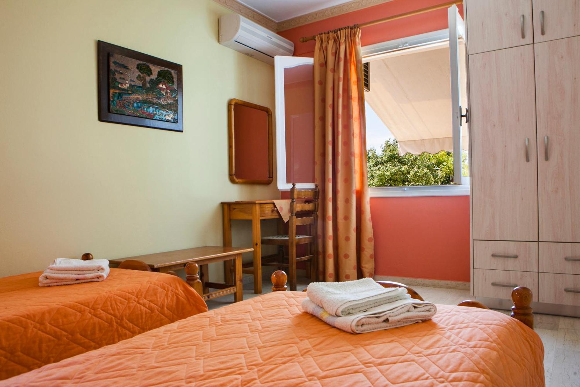 Tzivras Villa & Apartments Lassi  Bilik gambar